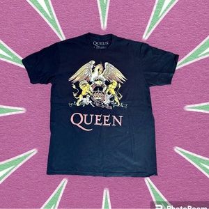 Queen t-shirt sz LG like new black w phoenix lions logo women’s